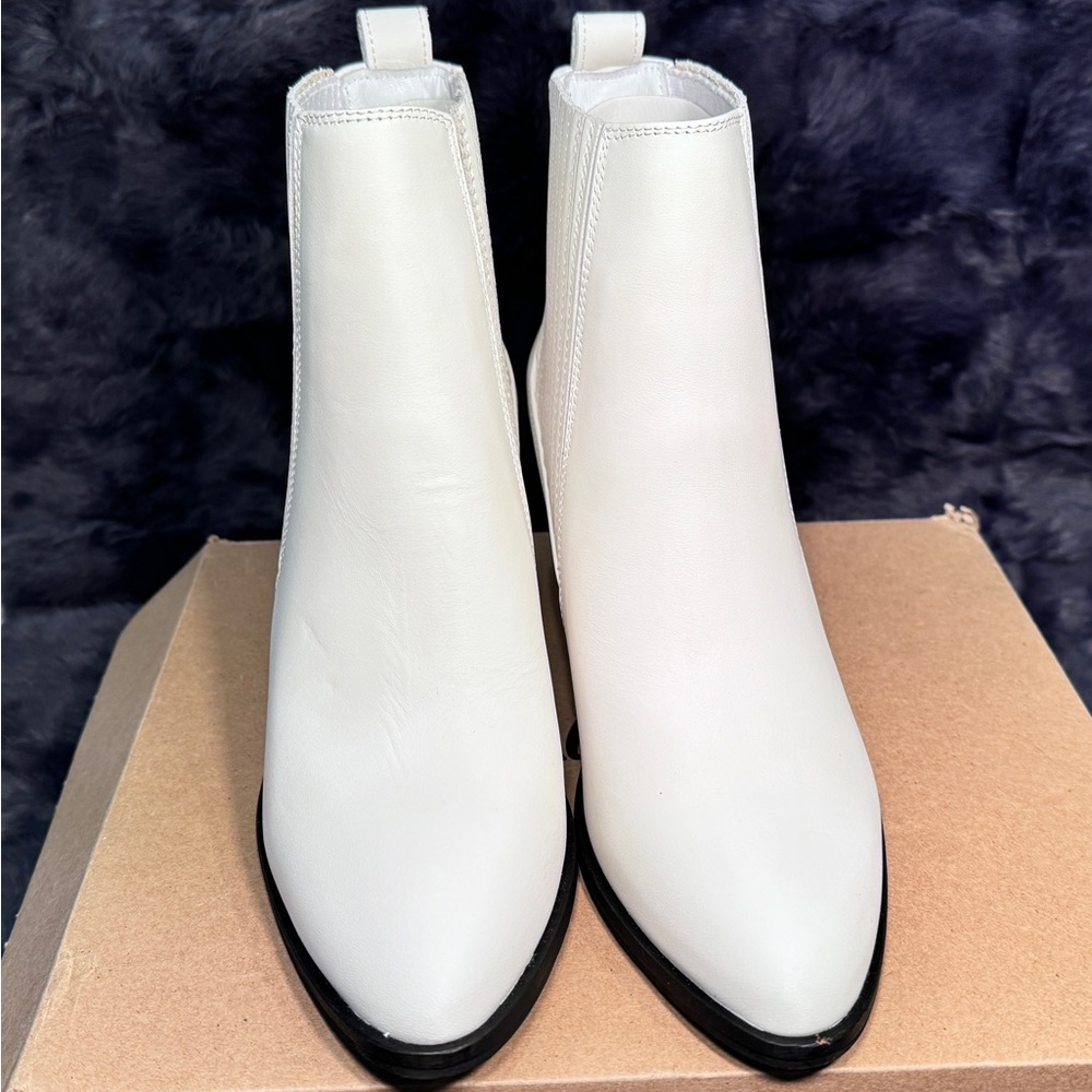 Clarks ankle women boots sizes 8M